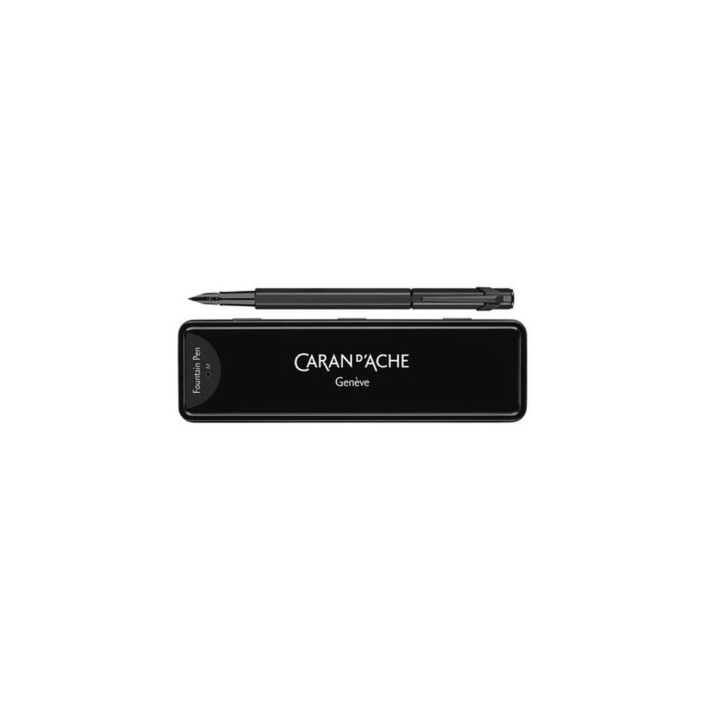 CARAN D'ACHE Stylo plume 849 BLACK CODE, noir